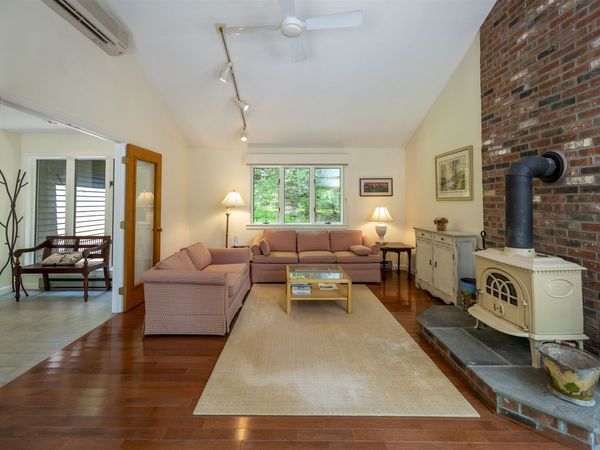 1020 Baker Turn, Hartford, VT 05059