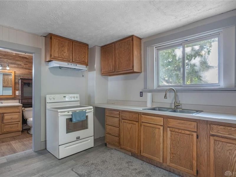 7 S Church Street, Jamestown, OH 45335 Photo 5