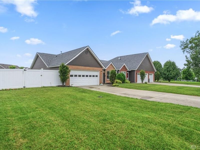 3859 Butterfield Drive, Beavercreek, OH 45431 Photo 3