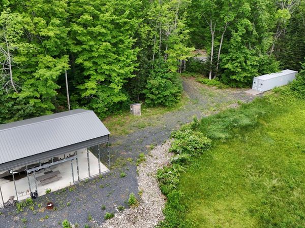 22 Monument Road , Abbot, ME 04406