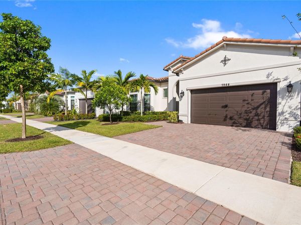 7944 Ironwood Way, Parkland, FL 33067