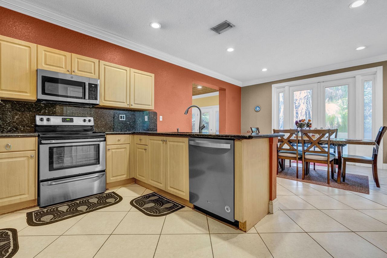 8020 NW 70th Avenue, Parkland, FL 33067 Photo