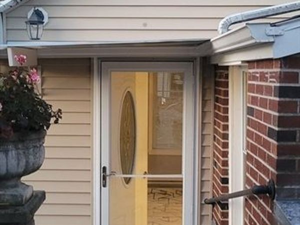 645 Beaver St, Unit A, Waltham, MA 02452