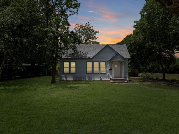 1301 Sloan ST , Taylor, TX 76574