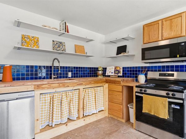 2011 Castle Gate CIR , San Marcos, TX 78666