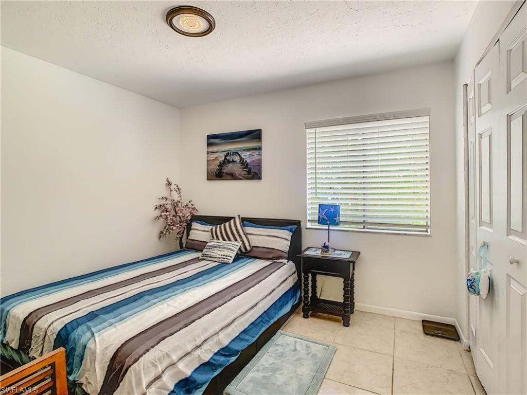 4625 Bayshore Dr , Unit D8, Naples, FL 34112 Photo