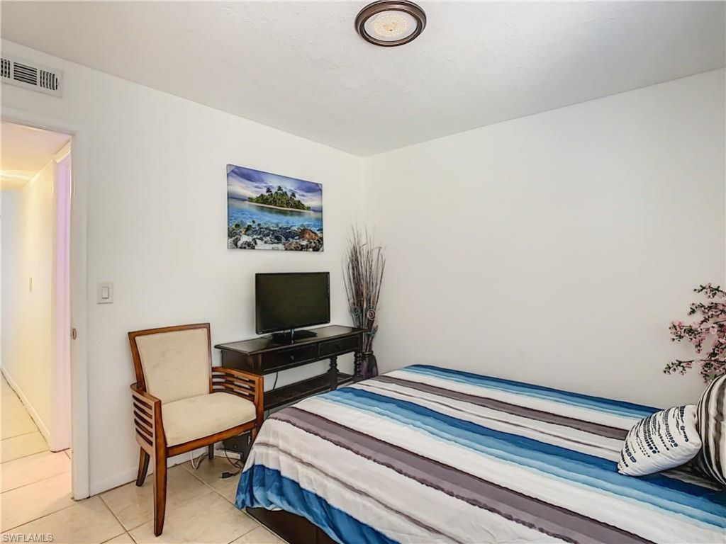 4625 Bayshore Dr , Unit D8, Naples, FL 34112 Photo