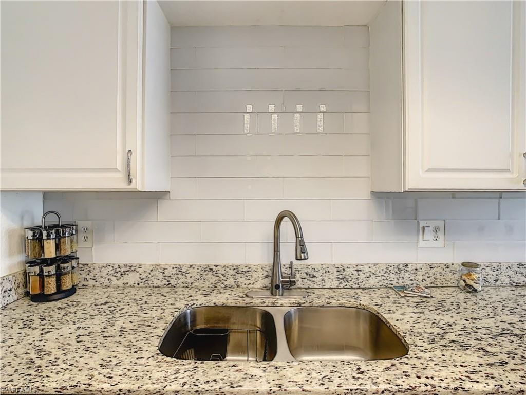 4625 Bayshore Dr , Unit D8, Naples, FL 34112 Photo