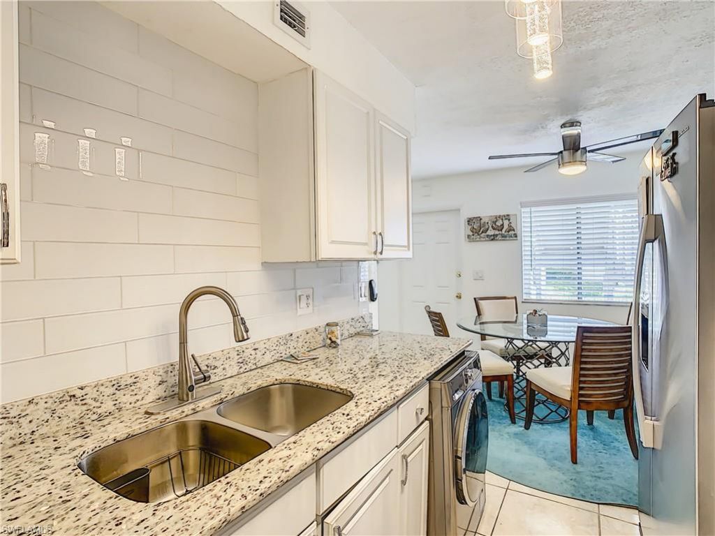 4625 Bayshore Dr , Unit D8, Naples, FL 34112 Photo