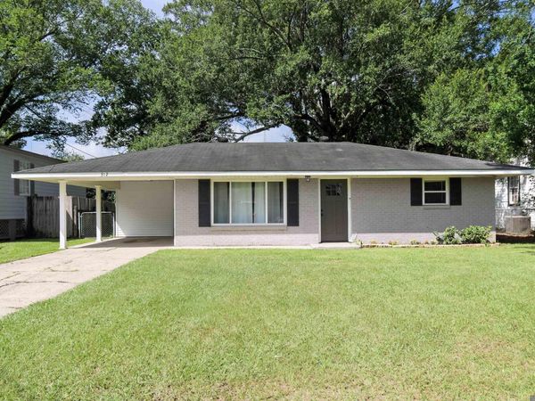 312 Pinoak St, Denham Springs, LA 70726