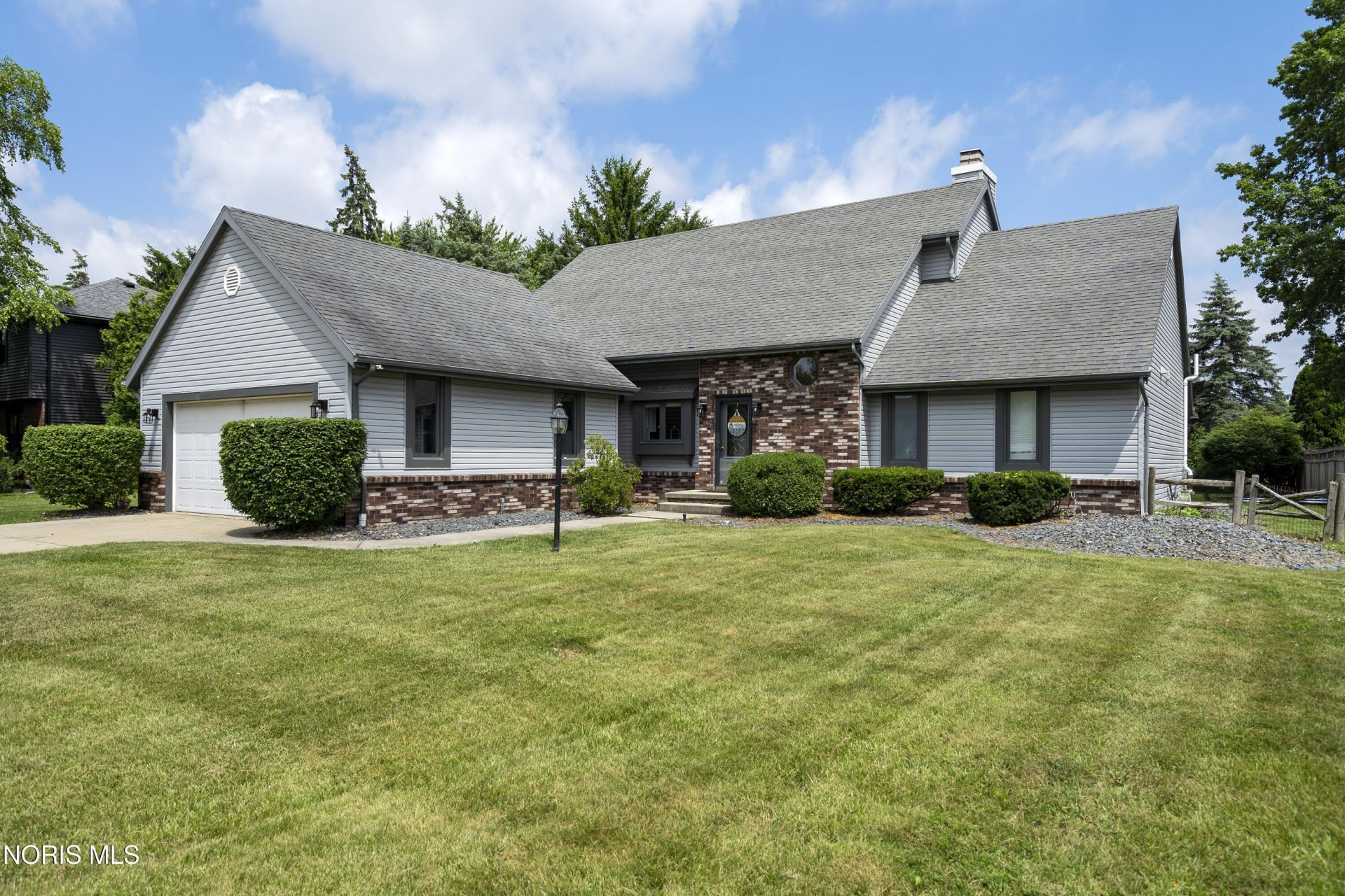 7030 Hollywyck Road , Maumee, OH 43537 Main Photo