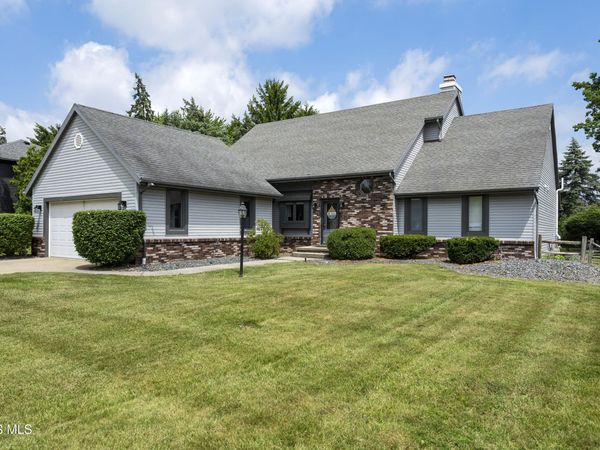 7030 Hollywyck Road , Maumee, OH 43537