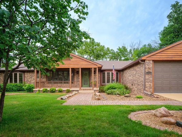 1404 Woodland Drive SW, Rochester, MN 55902