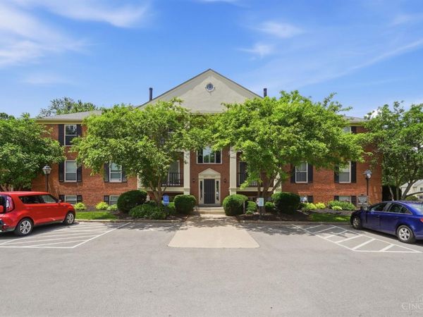 5889 Hanley Close, Unit 131, Miami Twp, OH 45150