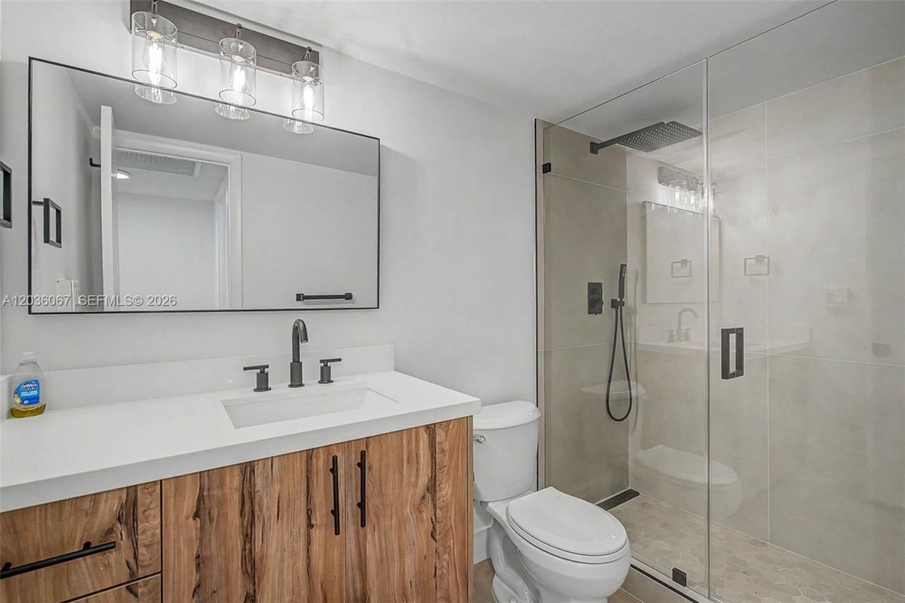 5555 Collins Ave, Unit 7B, Miami Beach, FL 33140 Photo