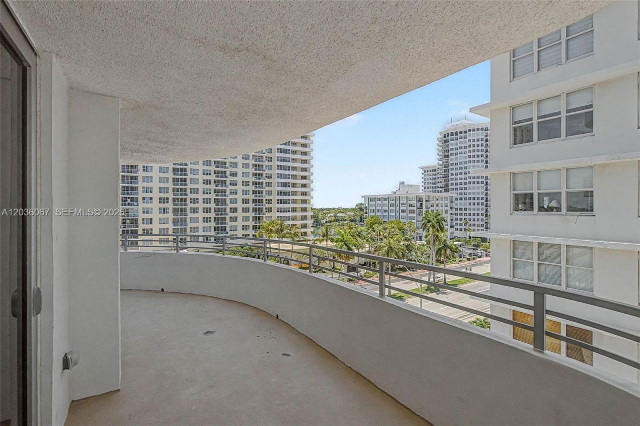 5555 Collins Ave, Unit 7B, Miami Beach, FL 33140 Photo