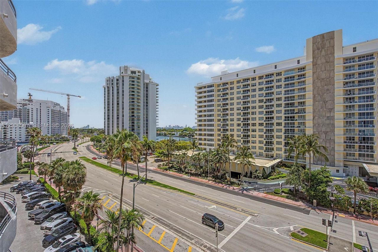5555 Collins Ave, Unit 7B, Miami Beach, FL 33140 Photo