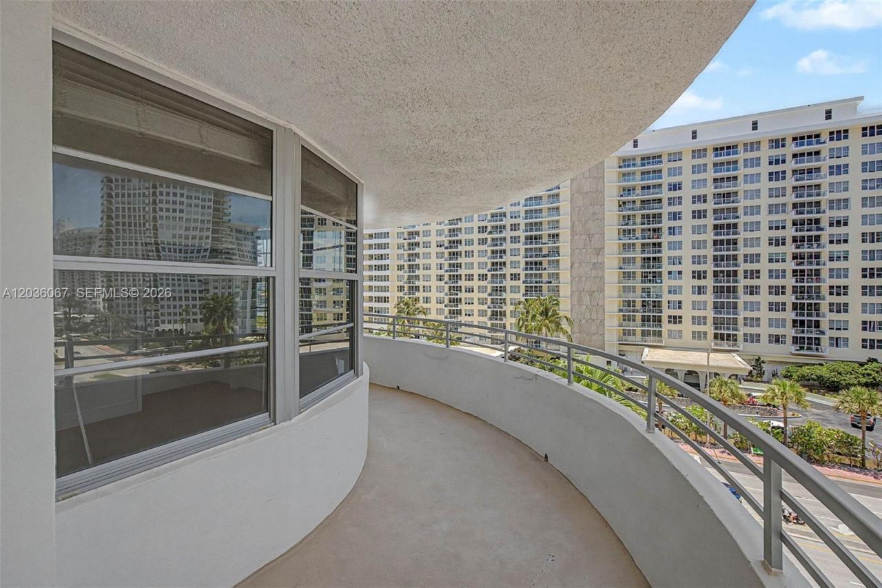 5555 Collins Ave, Unit 7B, Miami Beach, FL 33140 Photo