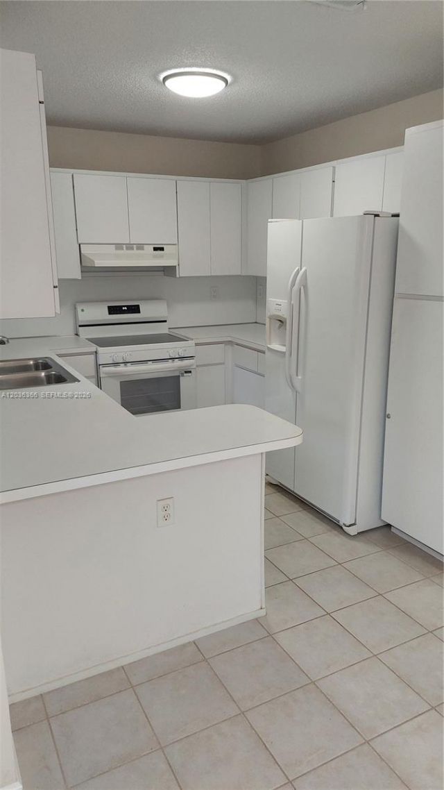 7083 SW 158th Ct, Miami, FL 33193 Photo