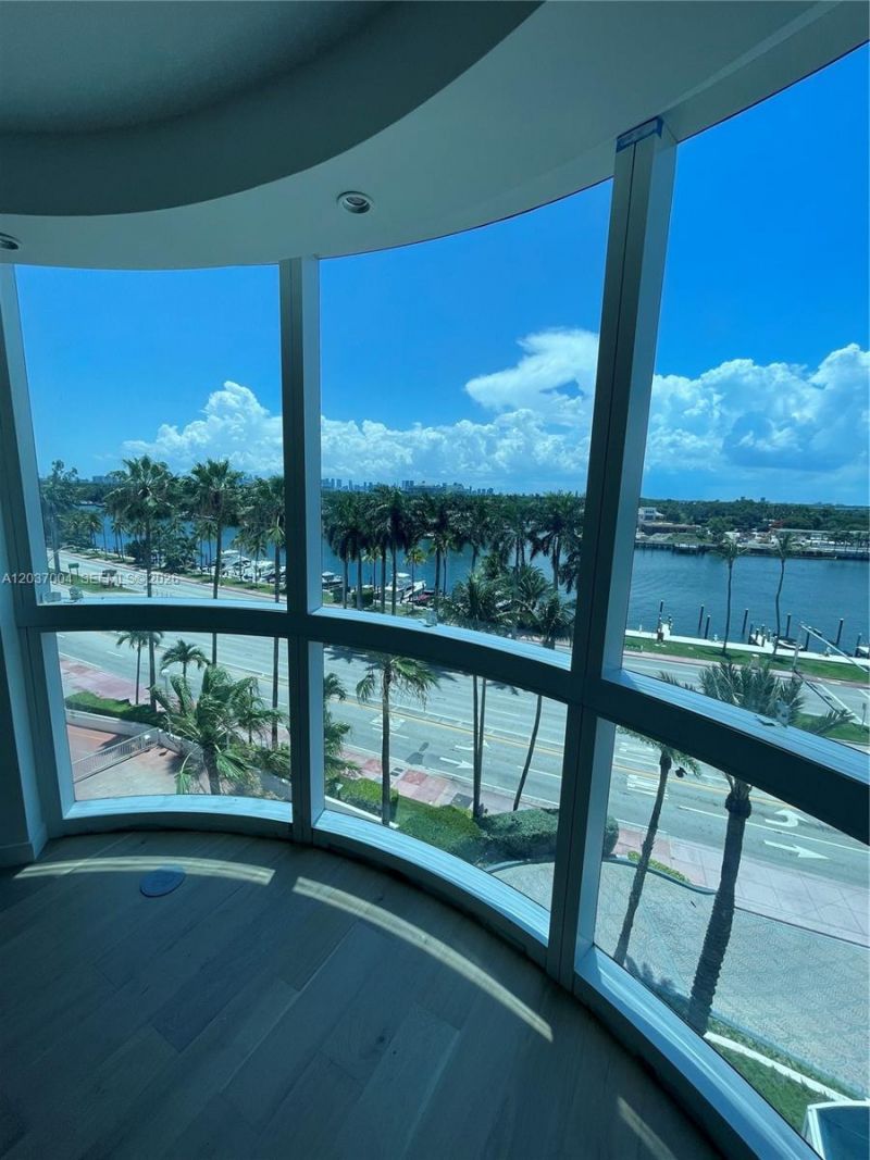 5025 Collins Ave , Unit 601, Miami Beach, FL 33140 Photo