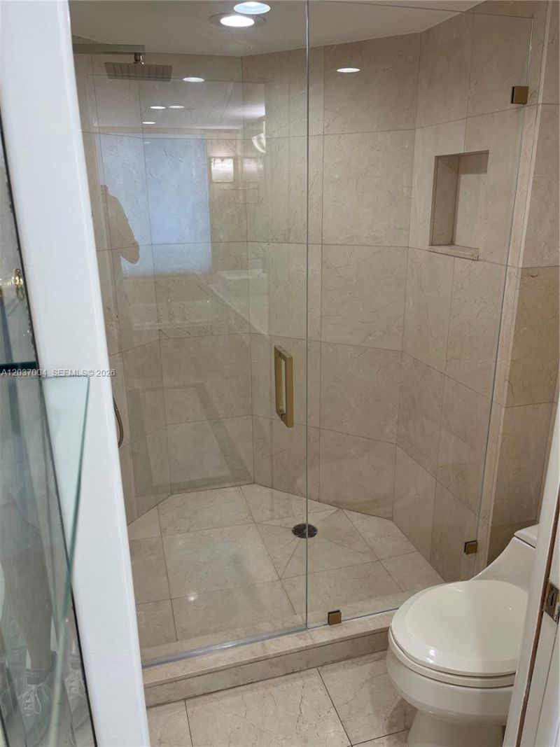 5025 Collins Ave , Unit 601, Miami Beach, FL 33140 Photo