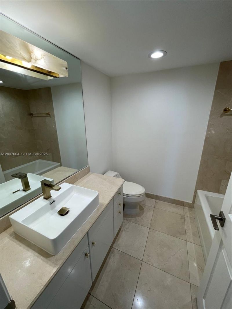 5025 Collins Ave , Unit 601, Miami Beach, FL 33140 Photo