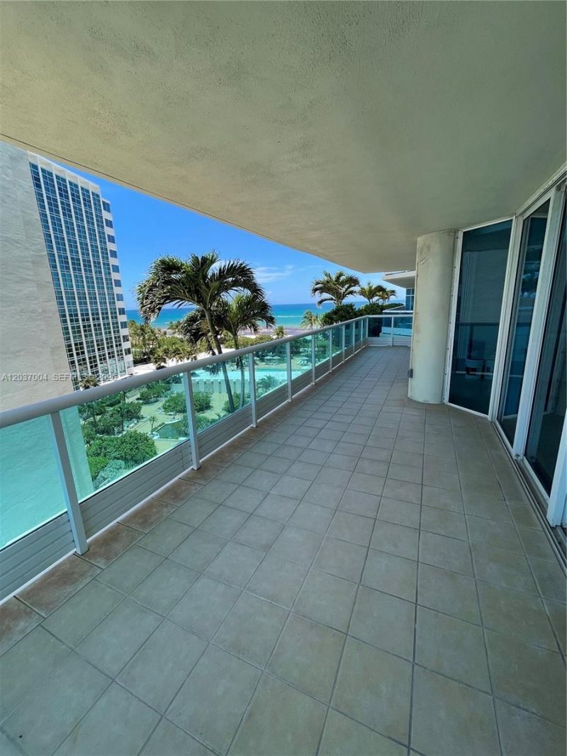 5025 Collins Ave , Unit 601, Miami Beach, FL 33140 Photo