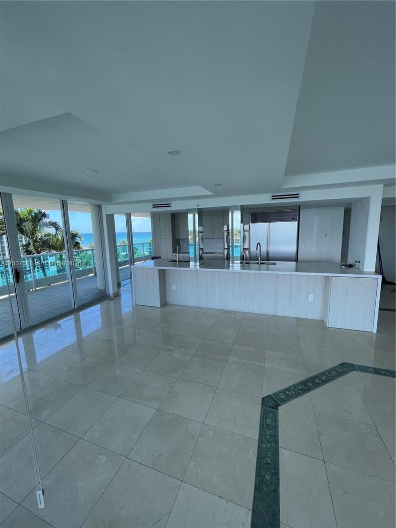 5025 Collins Ave , Unit 601, Miami Beach, FL 33140 Photo