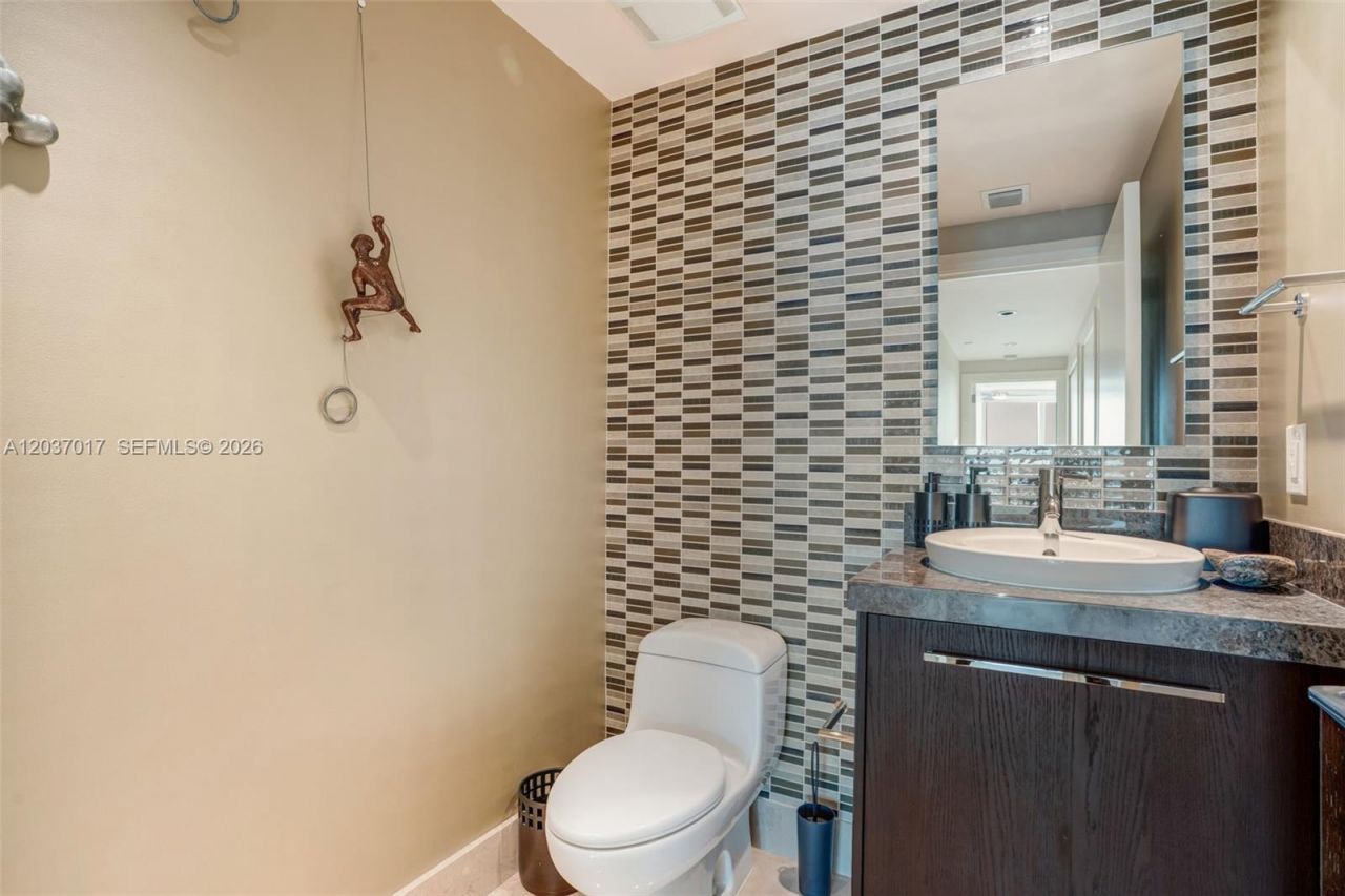 17121 Collins Ave , Unit 3304, Sunny Isles Beach, FL 33160 Photo