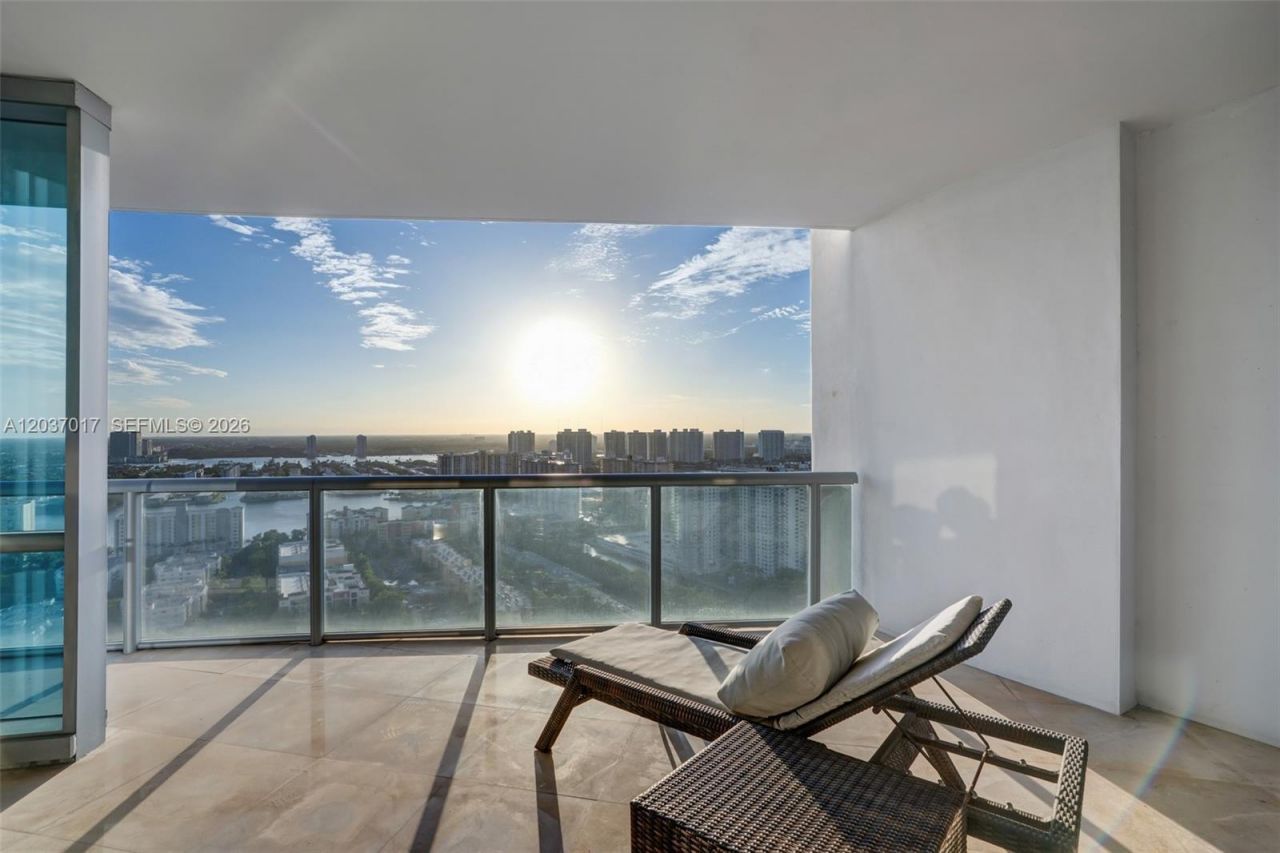 17121 Collins Ave , Unit 3304, Sunny Isles Beach, FL 33160 Photo