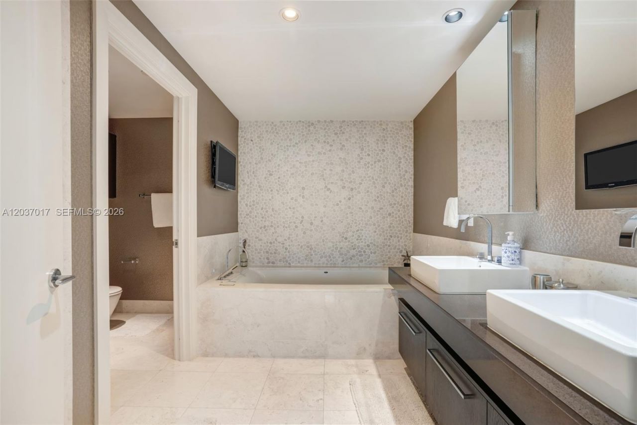 17121 Collins Ave , Unit 3304, Sunny Isles Beach, FL 33160 Photo