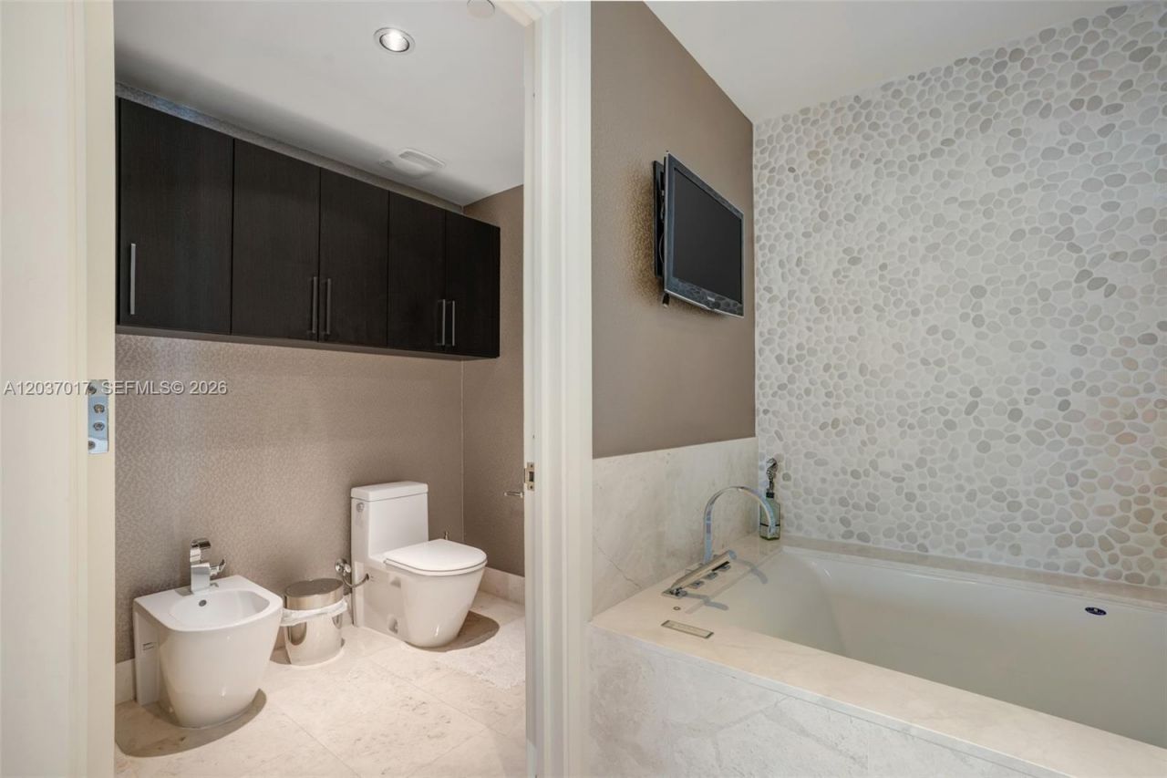 17121 Collins Ave , Unit 3304, Sunny Isles Beach, FL 33160 Photo