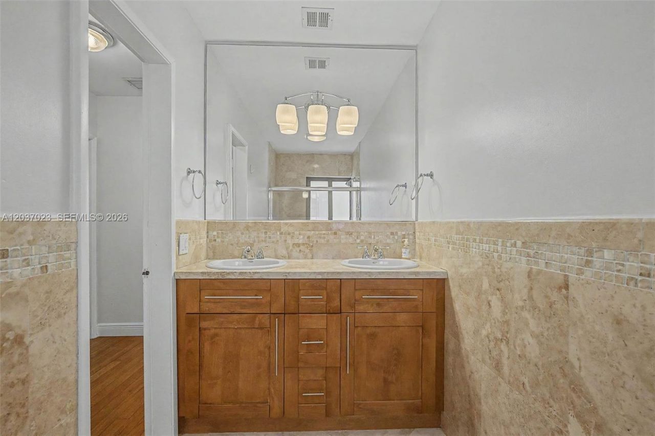 4950 San Amaro Dr , Coral Gables, FL 33146 Photo