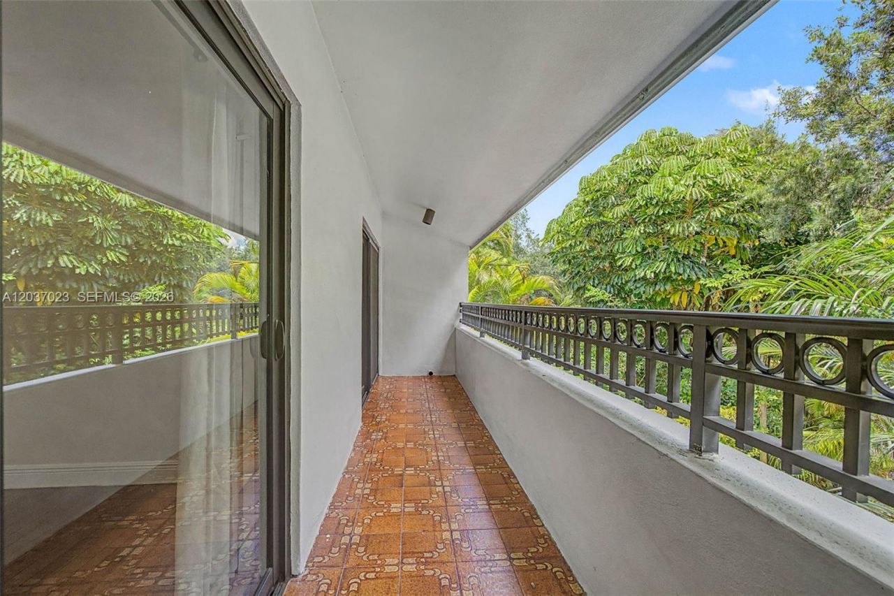 4950 San Amaro Dr , Coral Gables, FL 33146 Photo