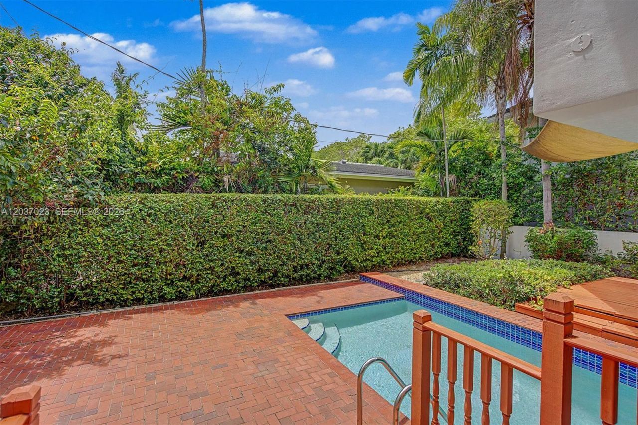 4950 San Amaro Dr , Coral Gables, FL 33146 Photo