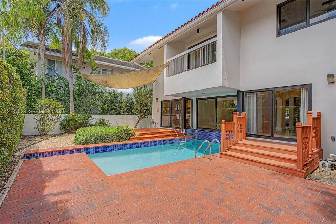 4950 San Amaro Dr , Coral Gables, FL 33146 Photo