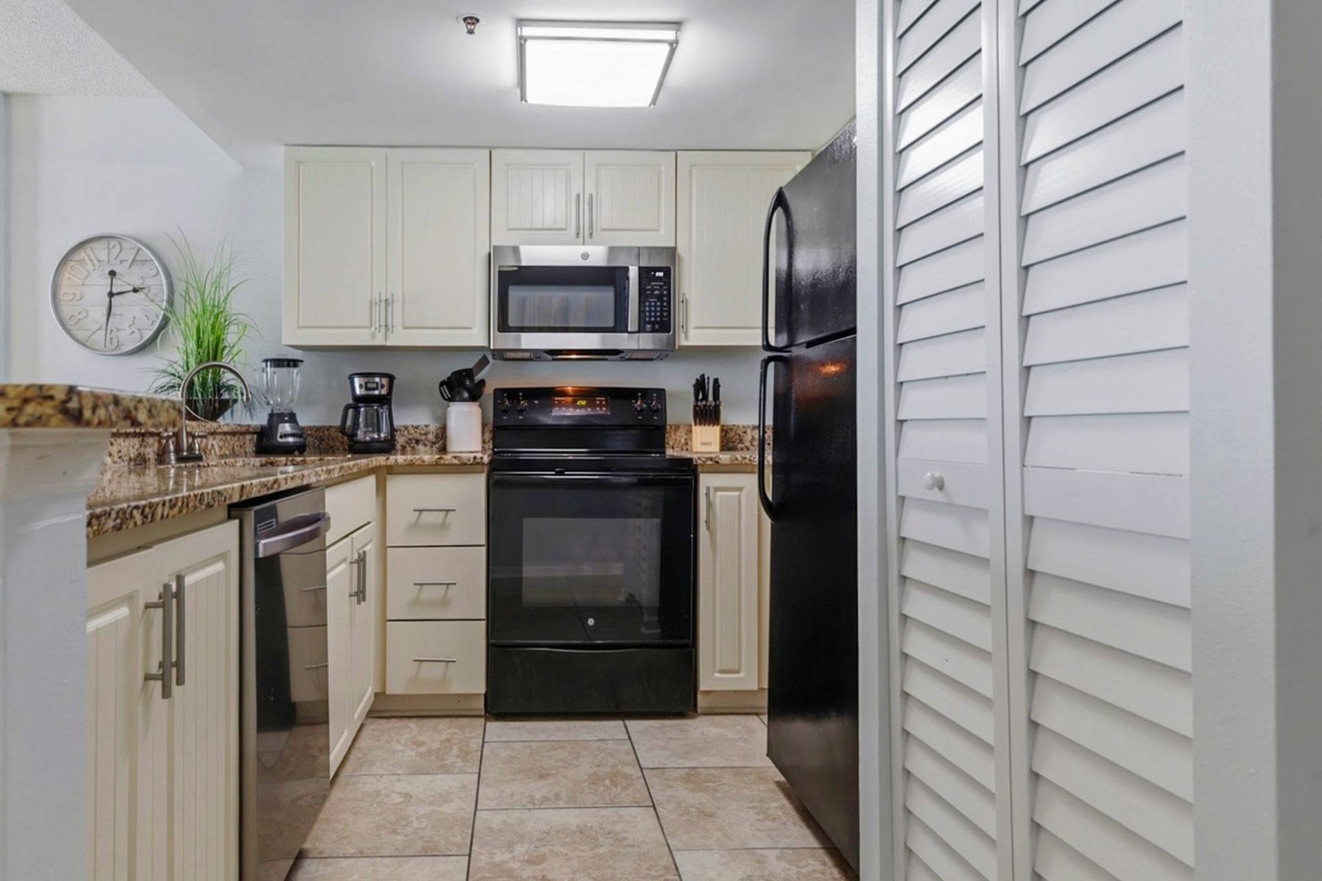 5308 N Ocean Blvd. Photo 17