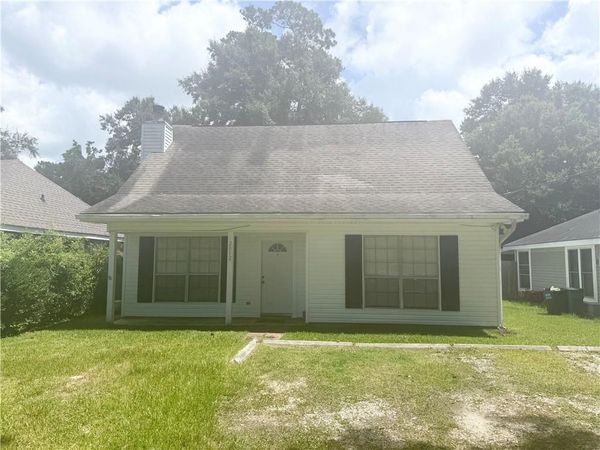 2012 PELICAN Street , Slidell, LA 70460