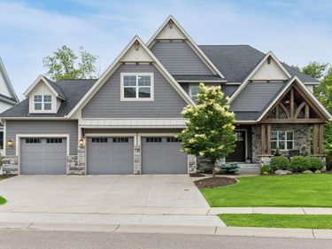 16415 56th Avenue N, Plymouth, MN 55446