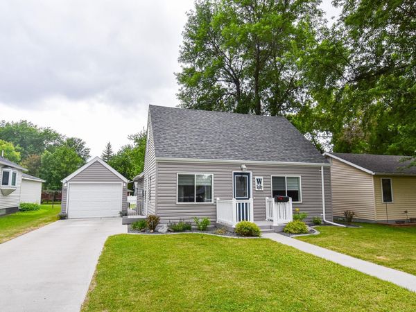 1017 Duluth Avenue N, Thief River Falls, MN 56701