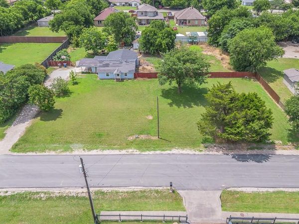 816 Balkan Drive , Lancaster, TX 75134