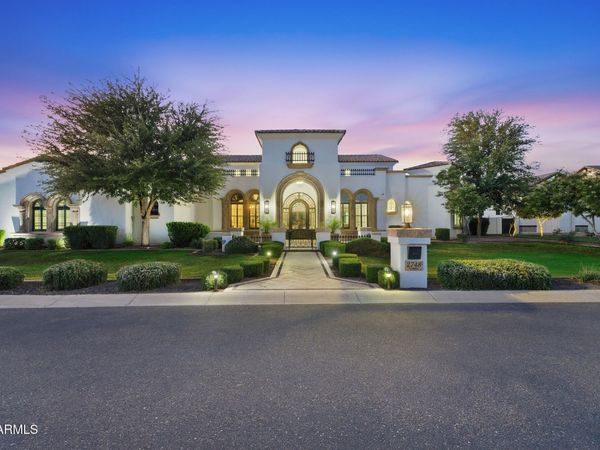 2748 E WARBLER Road, Gilbert, AZ 85297