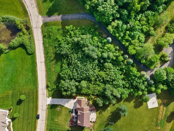 S63W22755 GARRETT DRIVE, Waukesha, WI 53189