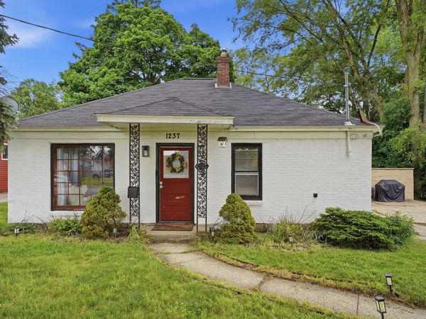 1237 Fuller Avenue NE, Grand Rapids, MI 49505