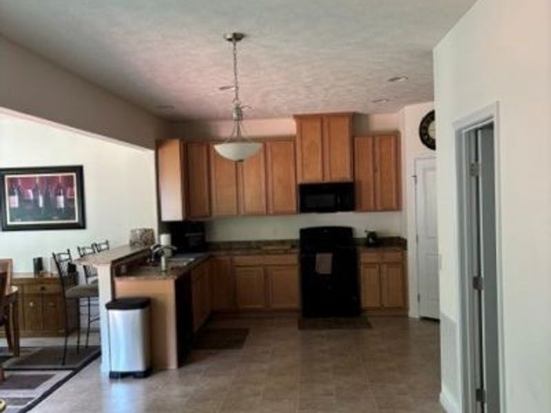 141 Fenwick Drive, Brunswick, OH 44212 Photo 6