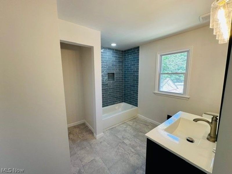 311 E 241st Street E, Euclid, OH 44123 Photo 13