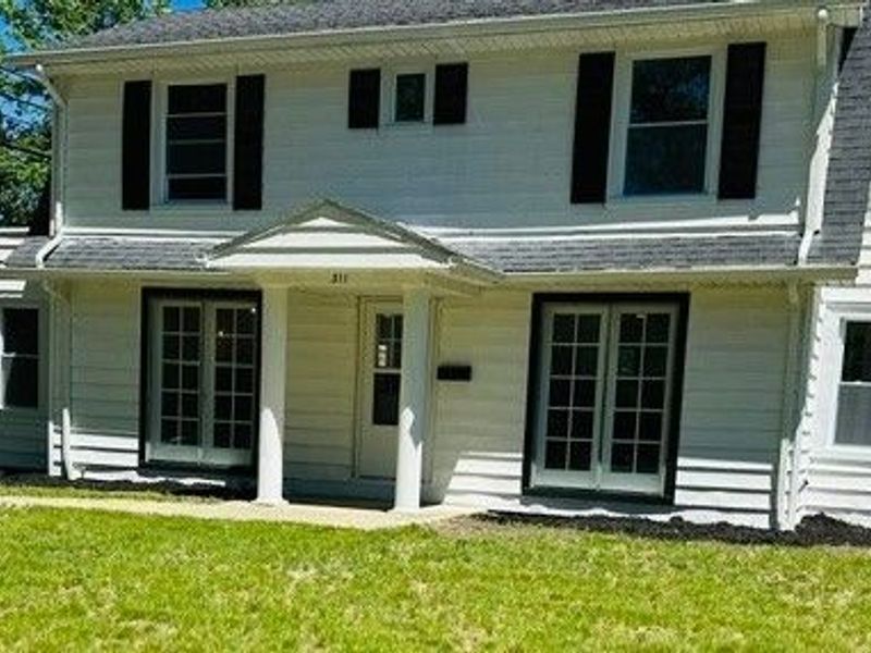 311 E 241st Street E, Euclid, OH 44123 Photo 2