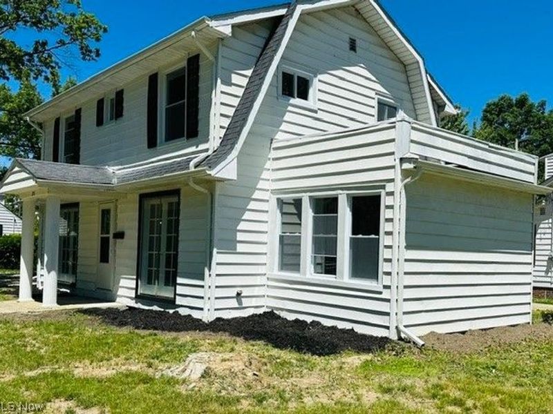 311 E 241st Street E, Euclid, OH 44123 Photo 3