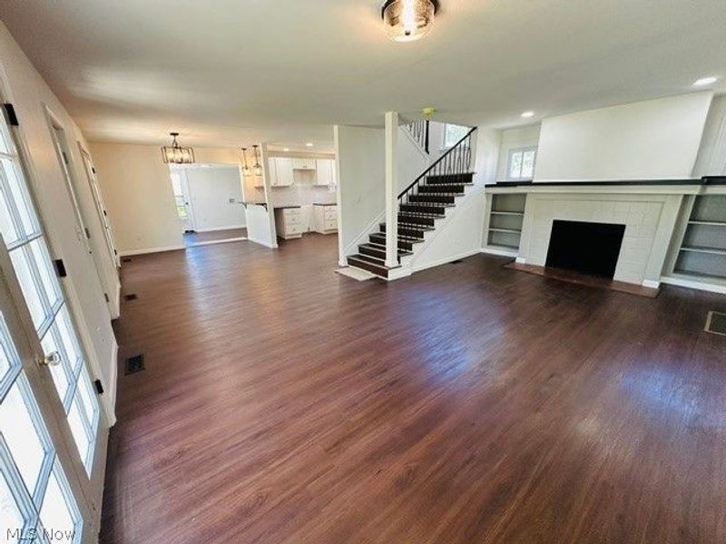 311 E 241st Street E, Euclid, OH 44123 Photo 5