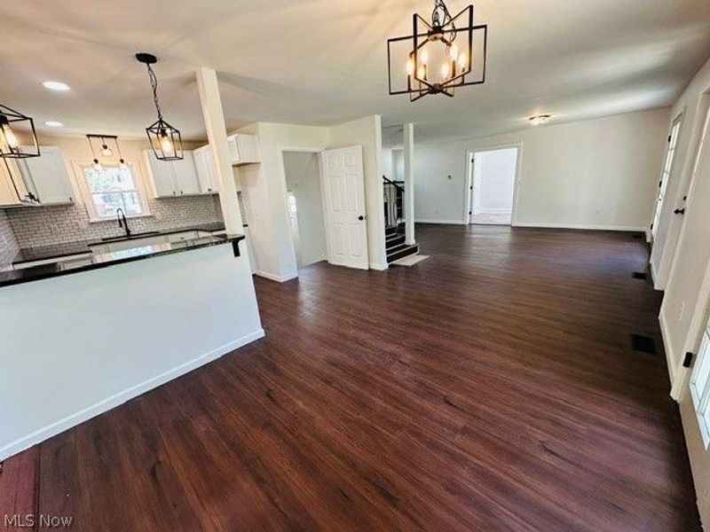 311 E 241st Street E, Euclid, OH 44123 Photo 6